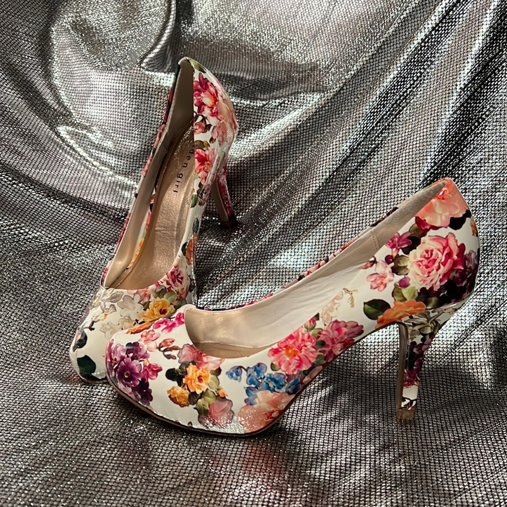 New Woman’s Madden Girl Flower💐Print Heels size 7 Dazzling Beautiful 🌺🌸👍